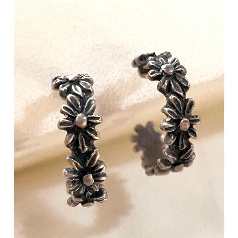 James Avery large daisy hoop earrings- 40% less than you can buy in-store today!